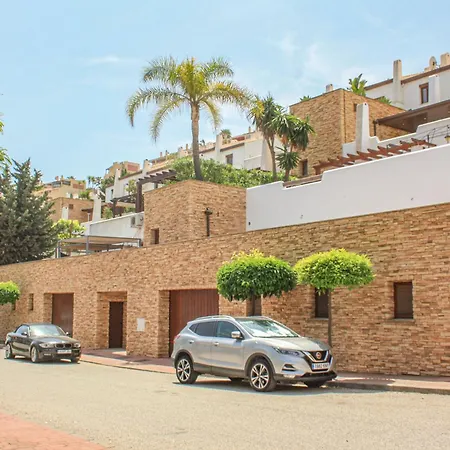 Navigolf - Eaw Homes Apartment